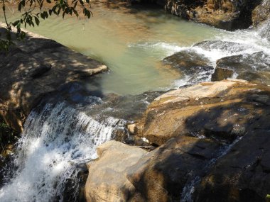 küçükaslan veya Koth, şelaleler yakın lambasingi