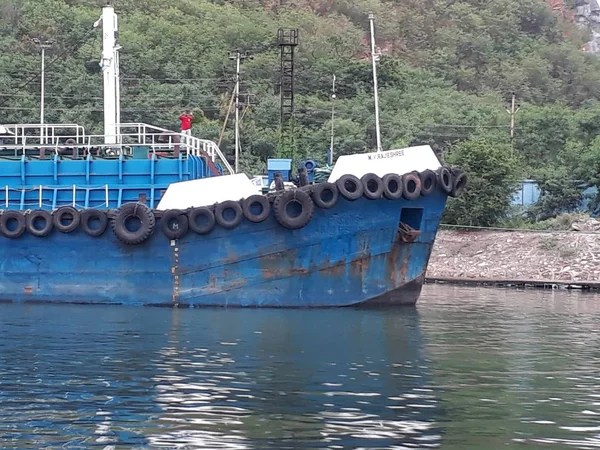 Visakhapatnam, Andhra Pradesh/Indie-červen 27th 2018: Visakhapatnam port je druhým největším přístavem pro náklad, který je v Indii zpracováván — Stock fotografie