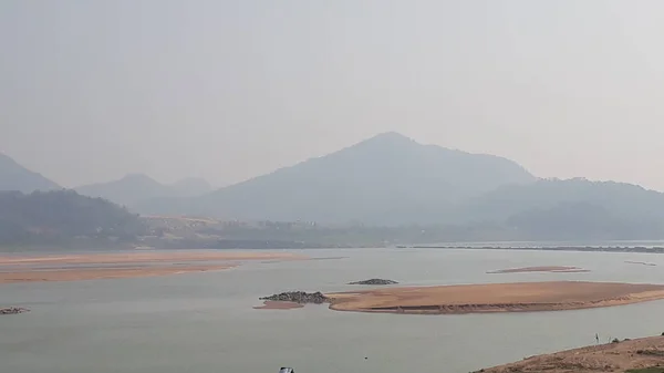 戈达瓦里河在波拉瓦拉姆水坝建设和印度拉邦 — 图库照片