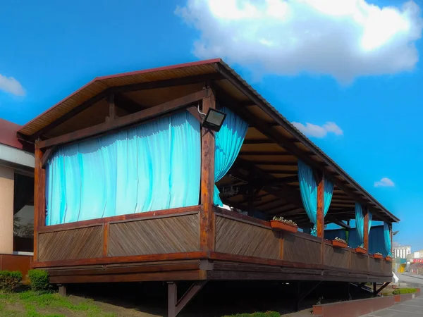 cafe bar restoran bir karavanda yaz aylarında Stilts.