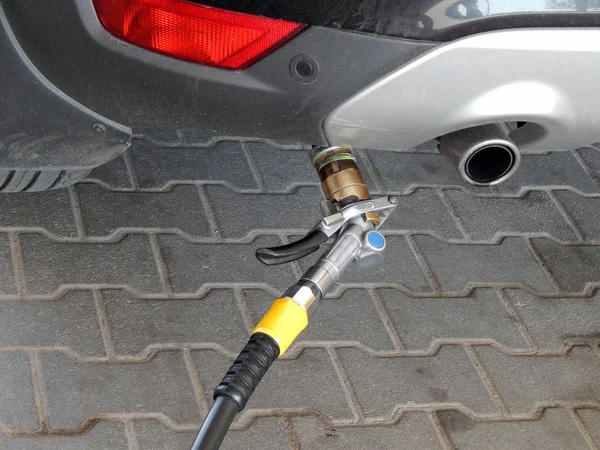 Gaspistole Füllt Das Auto Horizontales Foto — Stockfoto