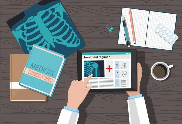 Tablo doktor. Çalışma alanı. Tıbbi malzeme ahşap masa üzerinde. yukarıdan görüntüleyin. Düz 