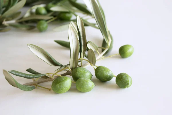 Fresh Green Olives Isolated White Background Close Concept Healthy Lifestyle — Stock Photo, Image