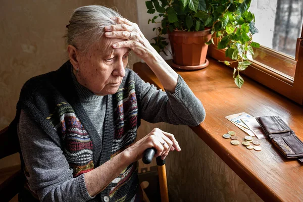 Porträt Einer Alten Frau Die Geld Euro Zählt Das Konzept — Stockfoto