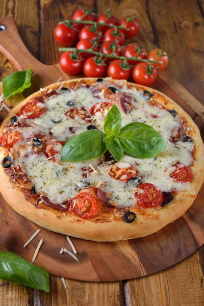 Pizza tradizionale — Foto Stock