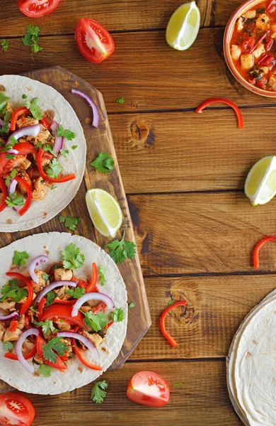 Traditionelle mexikanische Tacos — Stockfoto