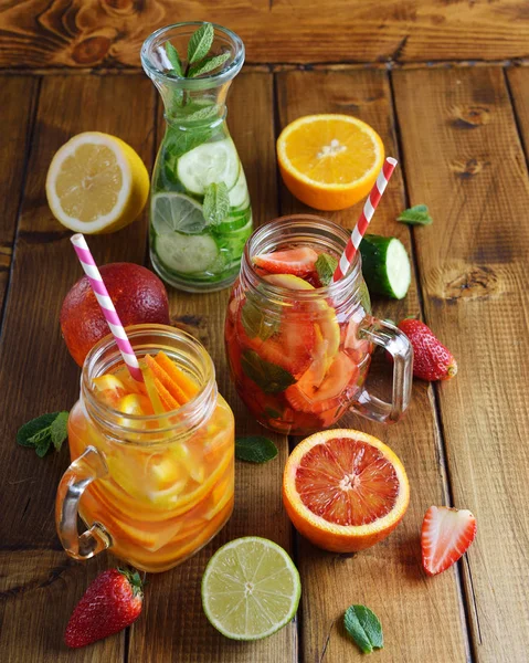 Agua de desintoxicación de frutas —  Fotos de Stock