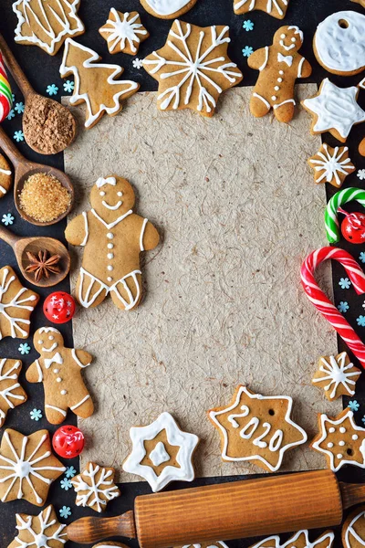Různé vánoční zázvorové sušenky — Stock fotografie