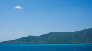 bir büyük Adası karimun jawa merkezi Java tropikal hava ve yeşil orman dağ gibi arka planda Endonezya Endonezya