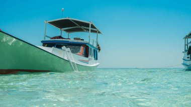 Geleneksel tekne balıkçılık deniz boğaz ile Endonezya karimun jawa açık ve şeffaf su sığ deniz ile bağlantılı