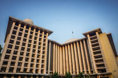 Jakarta İstiklâl Camii Endonezya bina ön görünüm skyscrapper