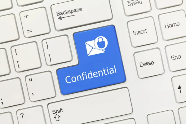 Visão Close Teclado Conceitual Branco Confidencial Tecla Azul Com Envelope — Fotografia de Stock