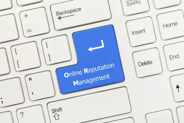 Detailní Pohled Bílé Koncepční Klávesnice Online Reputation Management Modrý Klíč — Stock fotografie