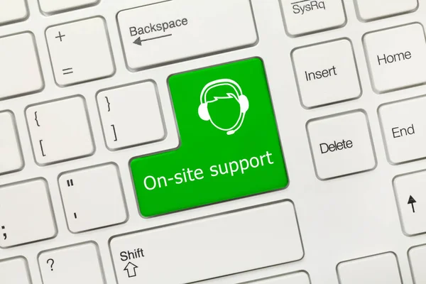 Bílá koncepční klávesnice - Podpora na místě (zelená klávesa) — Stock fotografie