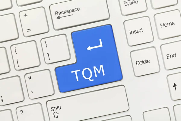 Bílá konceptuální klávesnice-TQM (modrý klíč) — Stock fotografie