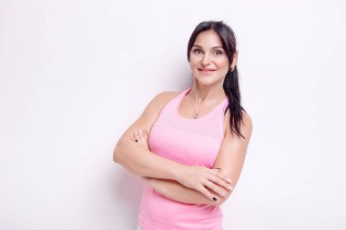Spor stil Genç-Yetişkin fitness kadında tam uzunlukta portresi.