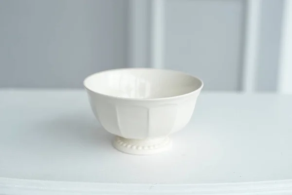 Elegant Saucer White Table Large Bright Room — Stock Photo, Image