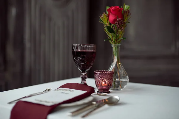 Mesa Para Evento Com Vasos Flores Toalhas Copos Vinho — Fotografia de Stock