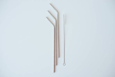 Beyaz izole temizlik için schutkoy ile kokteyller için metal tüpler Lot.