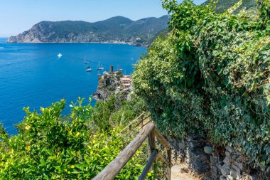 Vernazza, Cinque Terre, İtalya 'nın şehir ve manzarası