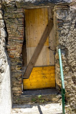 Avrupa, İtalya, Cinque Terre, Vernazza, Binanın Kapısı Kapalı