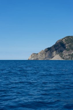 Avrupa, İtalya, Cinque Terre, Monterosso, okyanusta dağı olan büyük bir su kütlesi.