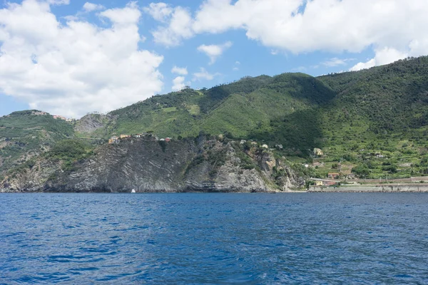 Europa Itália Cinque Terre Monterosso Grande Corpo Água Com Uma — Fotografia de Stock