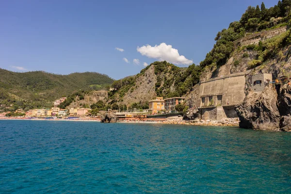 Europa Italia Cinque Terre Monterosso Gran Cuerpo Agua Con Una —  Fotos de Stock