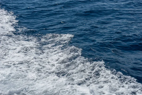 Włochy Cinque Terre Riomaggiore Białe Piankowe Fale Oceanie — Zdjęcie stockowe