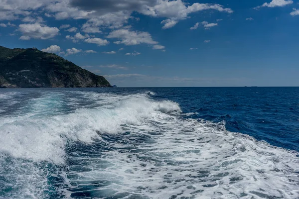 Ευρώπη Ιταλία Cinque Terre Monterosso Ένας Άνδρας Που Καβαλάει Ένα — Φωτογραφία Αρχείου