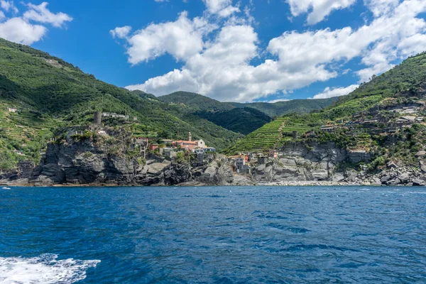 Europa Itália Cinque Terre Monterosso Grande Corpo Água Com Uma — Fotografia de Stock