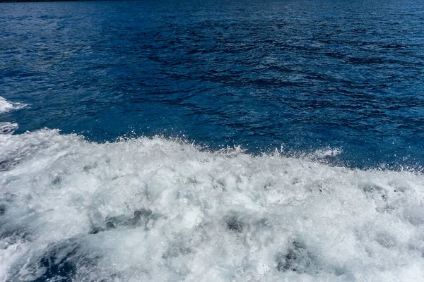 Avrupa Talya Cinque Terre Monterosso Bir Kütlesinin Üzerinde Dalgalar Üzerinde — Stok fotoğraf