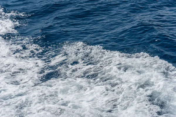 Italy Cinque Terre Riomaggiore White Frothing Waves Ocean — стоковое фото