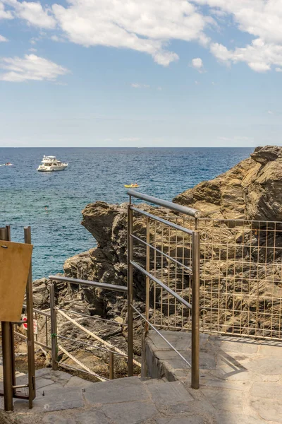 Європа Італія Cinque Terre Манарола Біля Пірса Біля Водойми — стокове фото