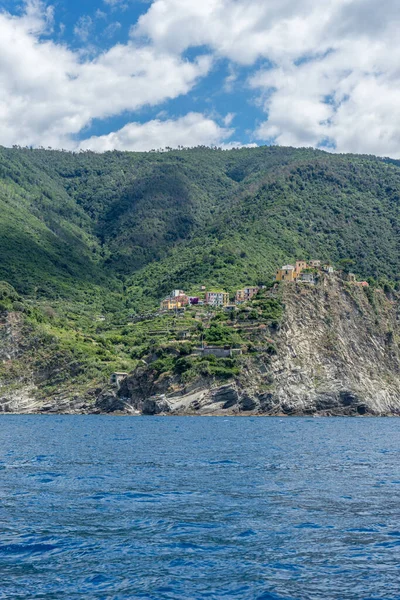 Európa Olaszország Cinque Terre Monterosso Egy Nagy Víztest Egy Hegy — Stock Fotó