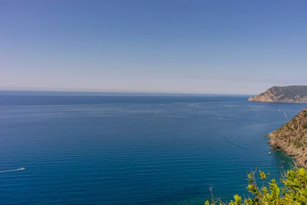 Europa Italia Cinque Terre Corniglia Una Isla Medio Cuerpo Agua —  Fotos de Stock