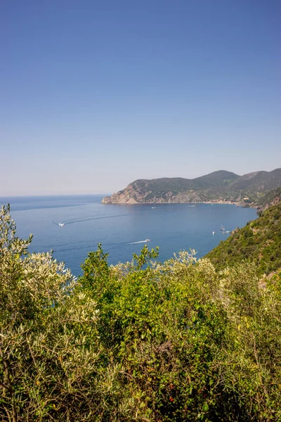 Europa Italia Cinque Terre Corniglia Gran Cuerpo Agua Con Una — Foto de Stock