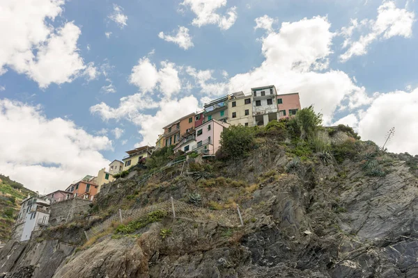 Europa Itália Cinque Terre Monterosso Mosteiro Thikse Trem Uma Colina — Fotografia de Stock