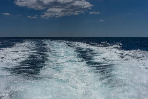 Europa Italia Cinque Terre Monterosso Uomo Che Cavalca Onda Nell — Foto Stock