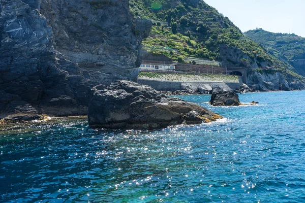 Europe Italie Cinque Terre Riomaggiore Plan Eau Avec Une Montagne — Photo
