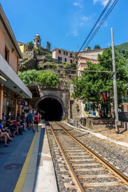 Vernazza, Cinque Terre, İtalya - 27 Haziran 2018: Vernazza, Cinque Terre, İtalya 'daki tren istasyonu