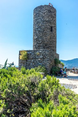 Vernazza, Cinque Terre, İtalya - 27 Haziran 2018: al castello Doria, Luguria Heritage Anıtı, Cinque Terre, İtalya