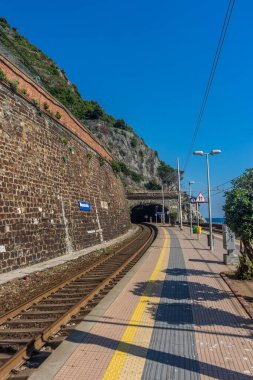 Manarola, Cinque Terre, İtalya - 27 Haziran 2018: Manarola tren istasyonu, Cinque Terre, İtalya