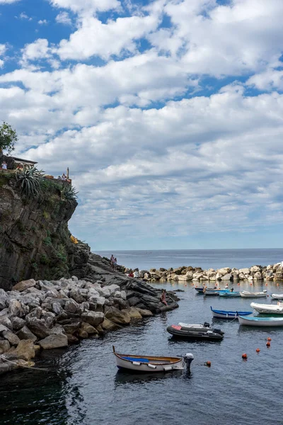 Riomaggiore Cinque Terre Italy June 2018 Boat Docked Cove Riomaggiore — Stock Photo, Image