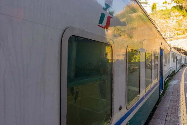 Riomaggiore Cinque Terre Italy June 2018 Trenitalia Train Riomaggiore Railway — Stock Photo, Image