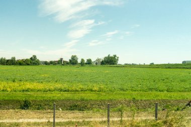 İtalya 'nın kenar mahalleleri La Spezia' dan Bolzano 'ya giden bir tren yolculuğunda görüldü.