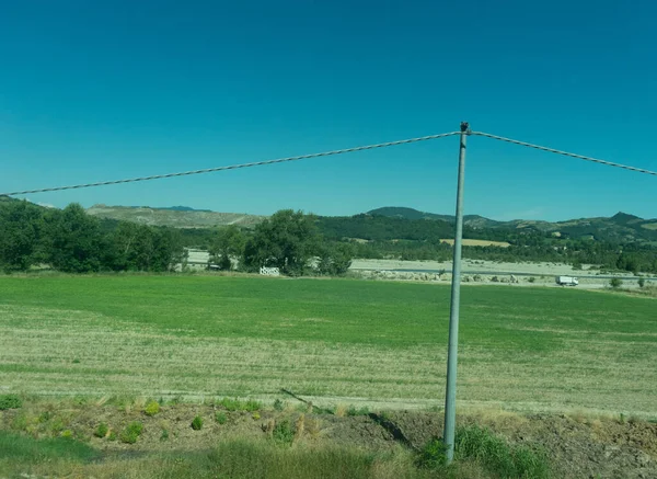 Europa Itália Spezia Para Kasltelruth Train Sinal Uma Colina Gramada — Fotografia de Stock