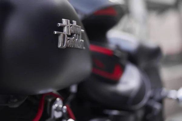 El Cajon, Ca/ABD - 2 Ağustos 2016: Motosiklet grubu ile evli onların aylık karşılamak için toplar. Harley Davidson motosiklet sürme çiftler bir kulüp. 