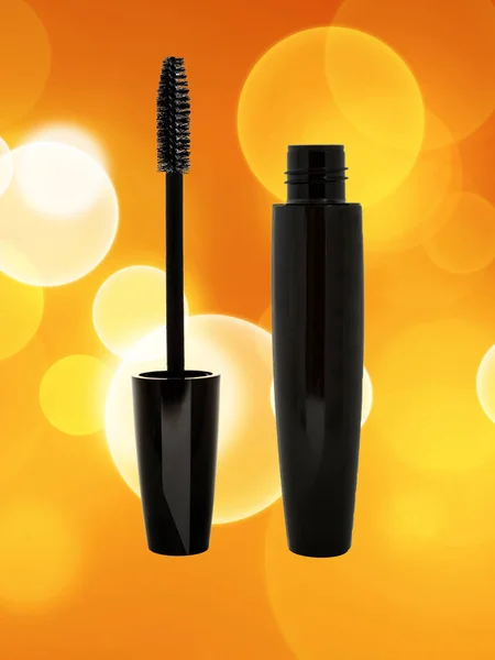 Bayanlar maskara renkli arka plan ile