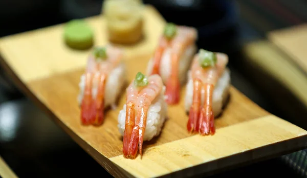 Asya gıda masaya servis Çin ve Vietnam mutfağı seti